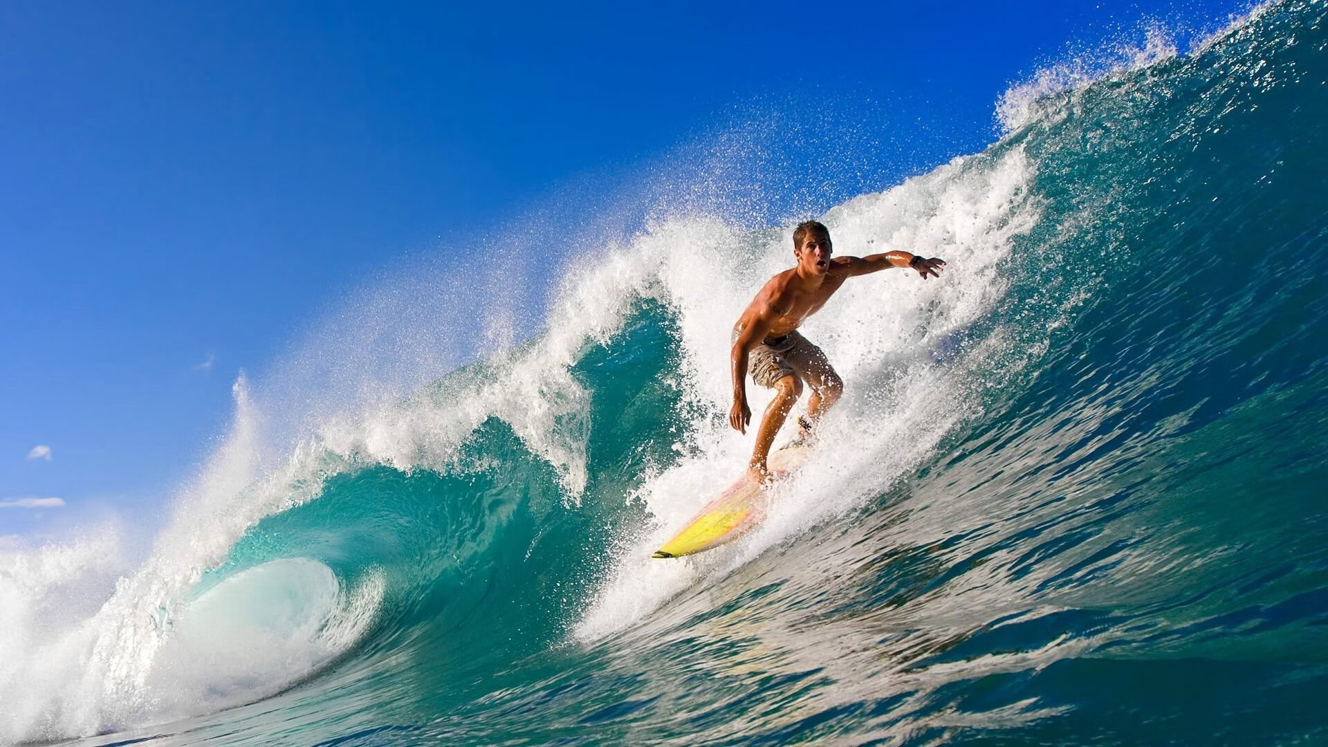 大学生滑雪挑战赛推动校园冰雪发展,大学生滑雪活动